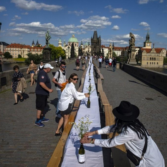 Prizor iz Praga / Arhiva