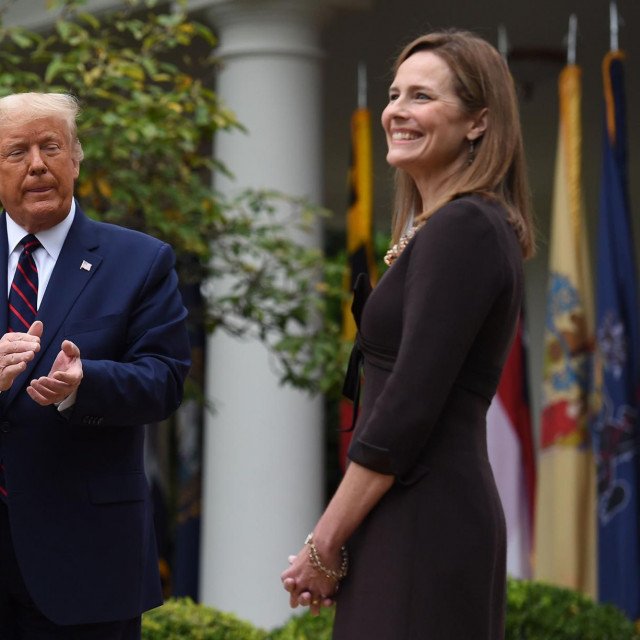 Donald Trump i Amy Coney Barrett