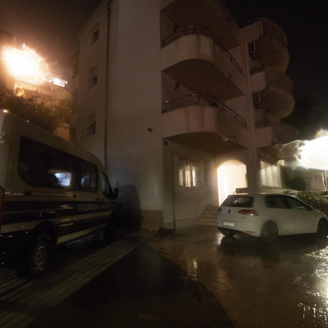 Dvije su osobe smrtno stradale u požaru koji je izbio u domu za starije u Dugom Ratu kod Omiša