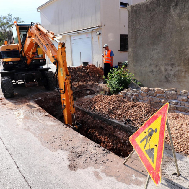 Izvođenje priključaka za vodu i kanalizaciju