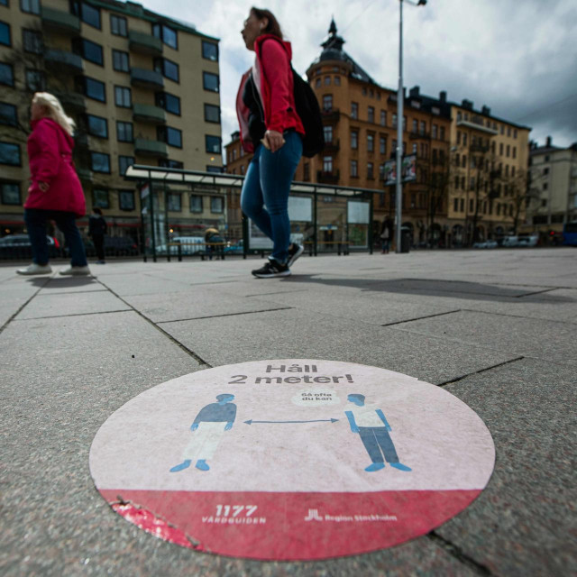 Upozorenje o važnosti održavanja distance u Stockholmu