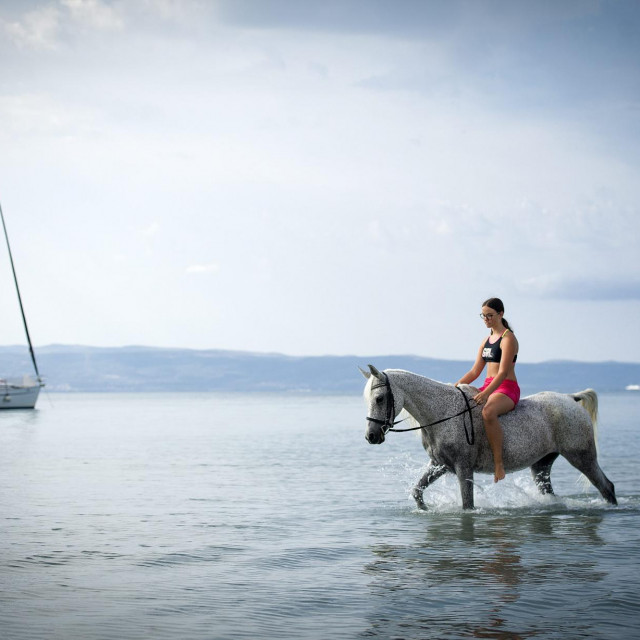 Jahanje na plaži u Strožancu
