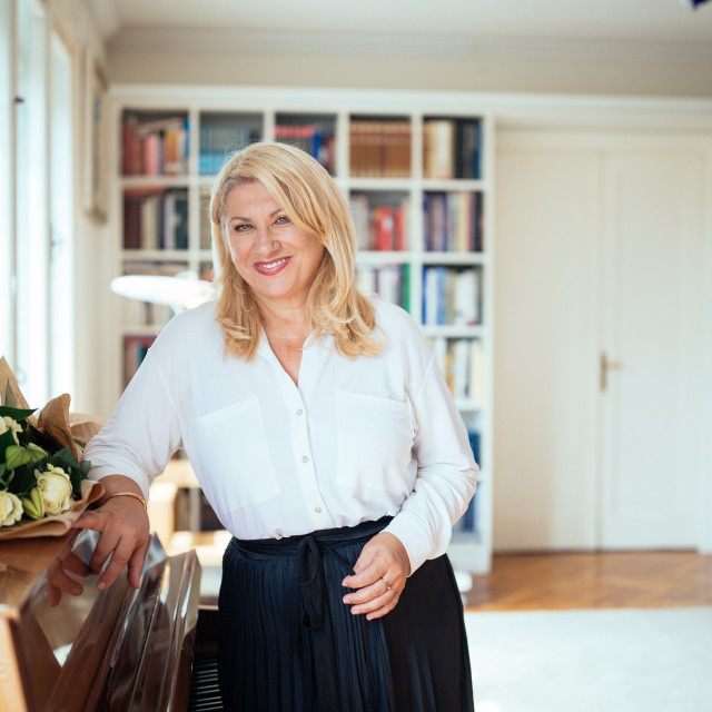 Vesna Skare Ozbolt070920_017naslovna