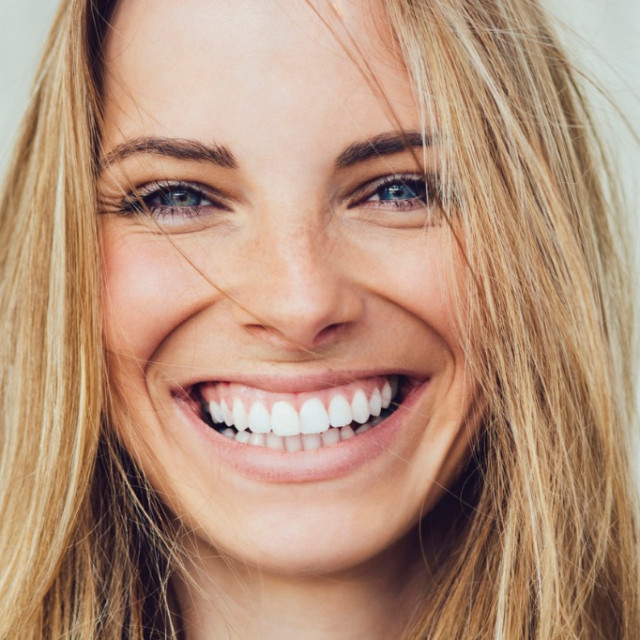 happiness-picture-id882495390