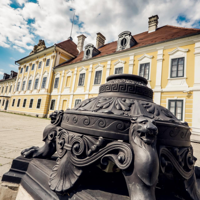 Dvorac Eltz u Vukovaru