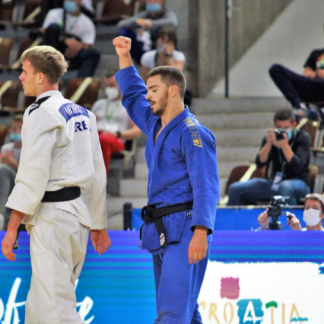 Josip Bulić (plavi kimono)