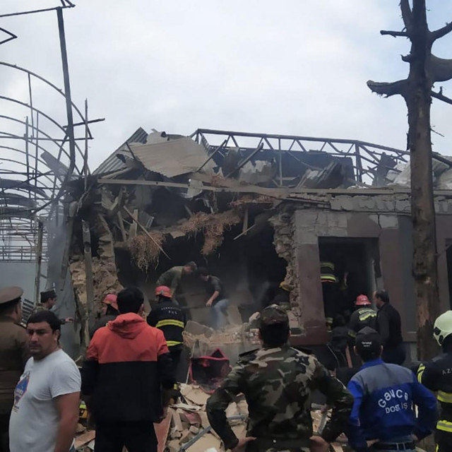 Razaranje u gradu Ganja / ilustracija