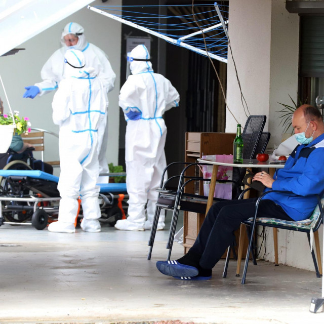 Vlasnik 'doma' u Legradu u plavoj trenirci