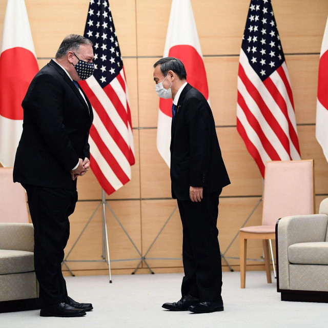 Mike Pompeo i japanski premijer Yoshihide Suga