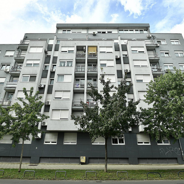 Zgrada na adresi Božidara Adžije 22