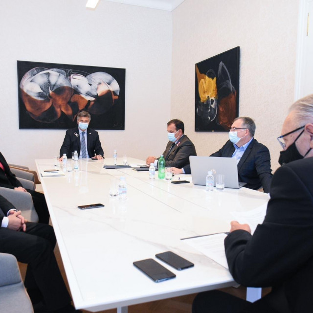 Sastanak Nacionalnog stožera u Vladi
