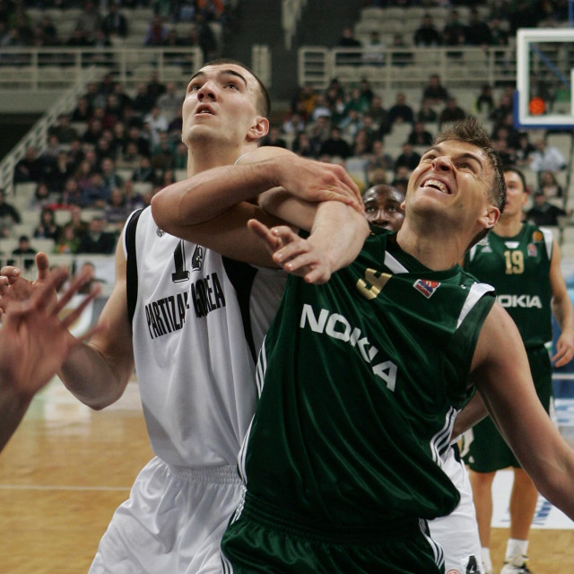 Nikola Peković i Andrija Žižić u duelu