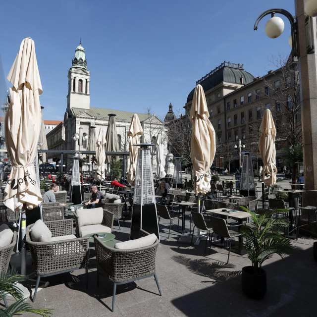 Prazni kafići u Zagrebu/Arhiva