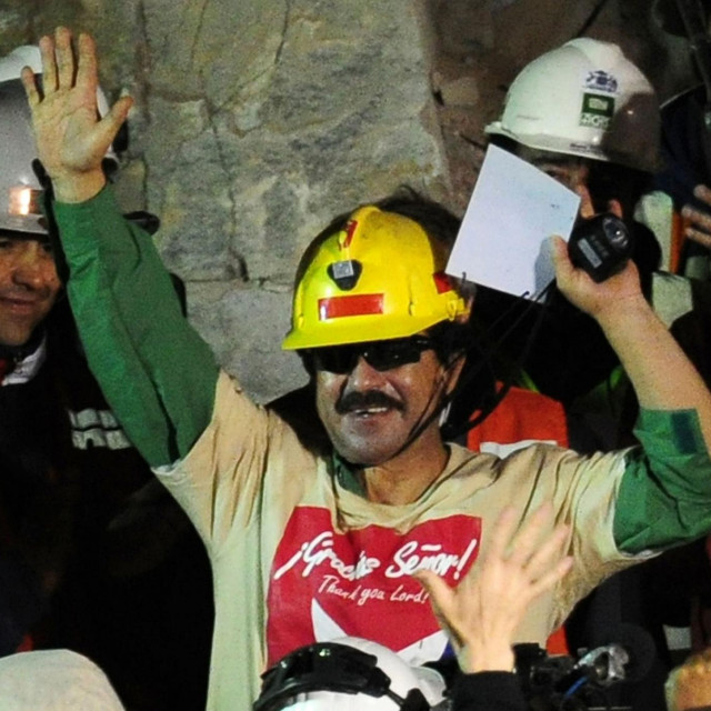 rudar Juan Illanes snimljen nakon spašavanja 2010. godine