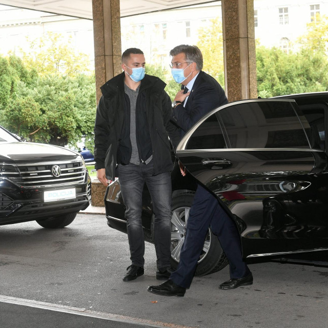 Andrej Plenkovic u Westin je stigao u blindiranom automobilu