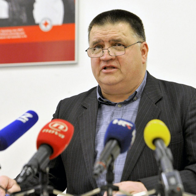 Predsjednik Udruge hrvatskih pacijenata Marijo Drlje
 