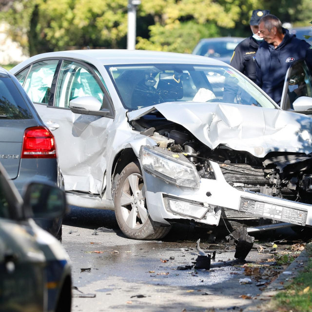 Sudar nekoliko automobila u blizini tržnice Dubrava
 