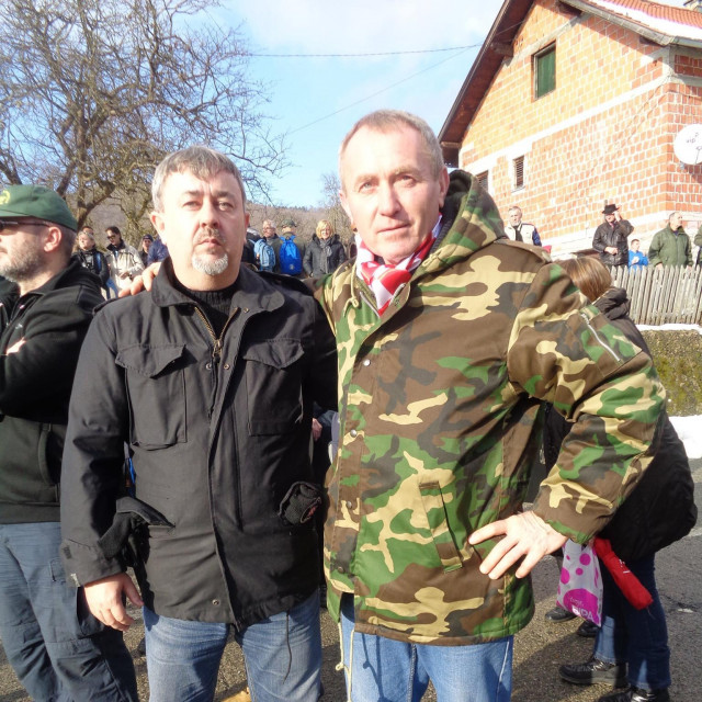 Đuro Čehulić (desno) s Damirom Markušem, dogradonačelnikom Kutine, prijateljem Danijela Bezuka