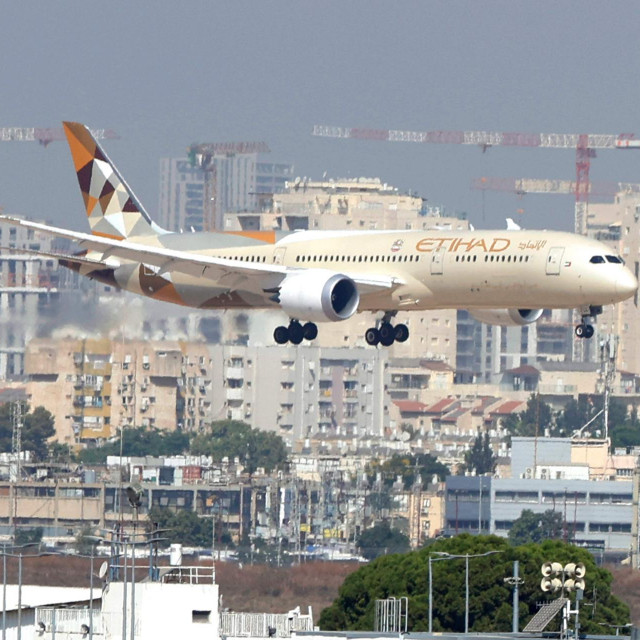 Zrakoplov Etihad Airwaysa slijeće u zračnu luku Ben Gurion