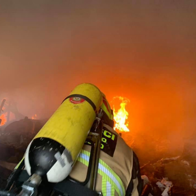 Eksplozija i požar u Rovinju