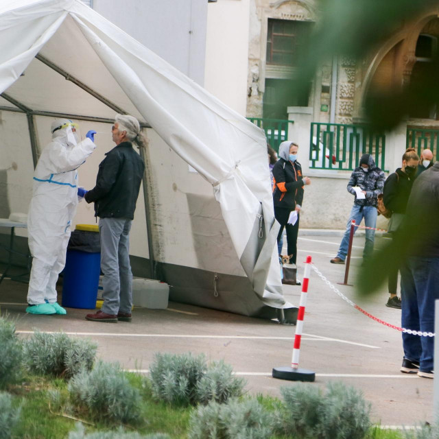 Uzimanje briseva u Puli / Ilustracija