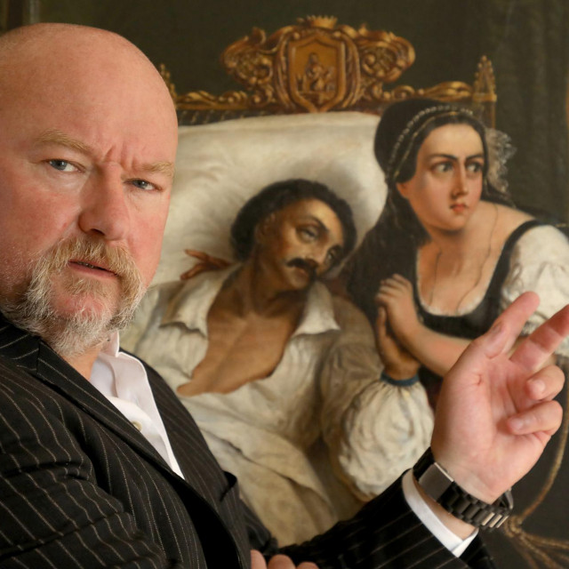 Jura Gašparac pored platna