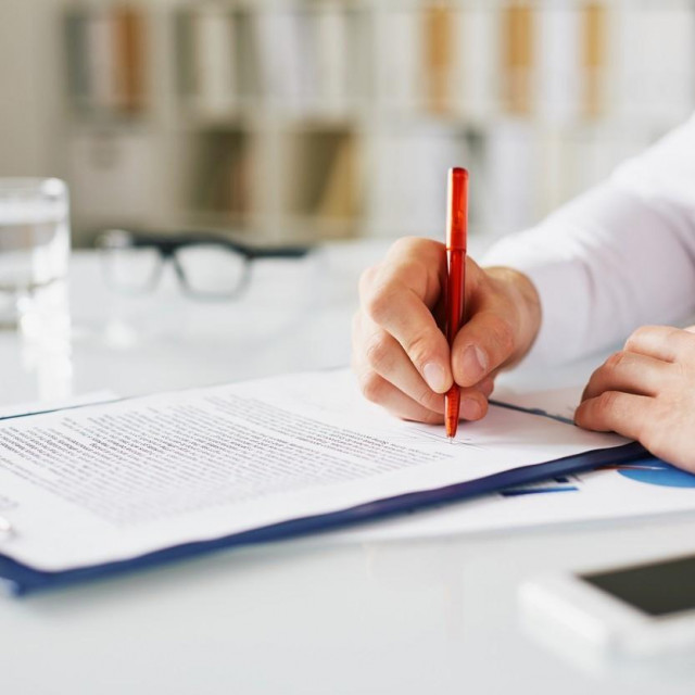 Potpis ugovora/ilustracija