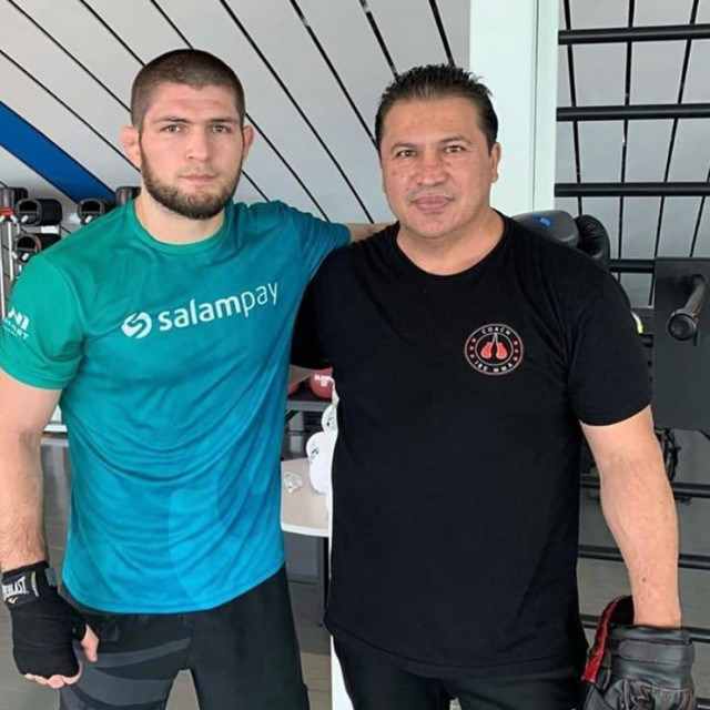 Khabib Nurmagomedov i Javier Mendez