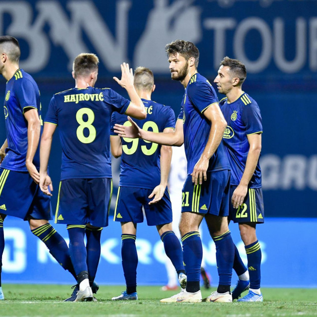 Izet Hajrović (broj 8) i Dino Perić (prvi lijevo) vratili su se u HNL nakon osam mjeseci