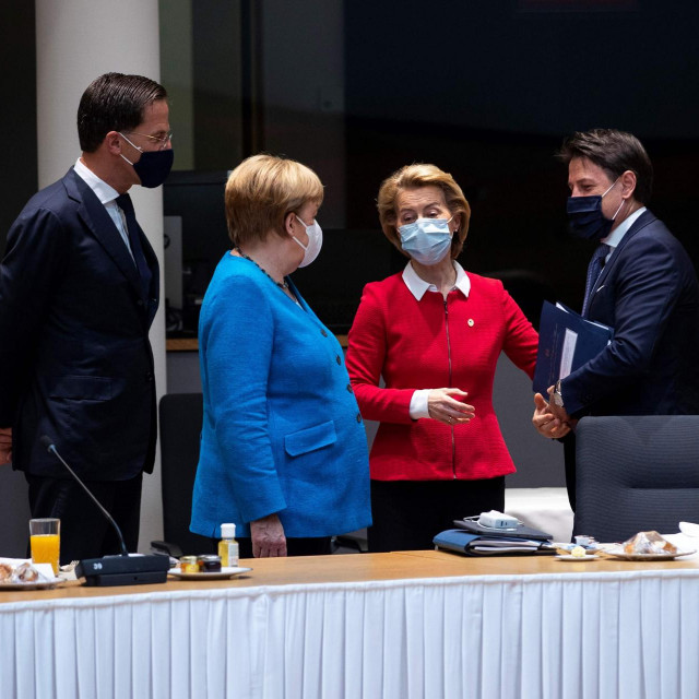 Ključni ljudi EU (slijeva): nizozemski premijer Mark Rutte, Angela Merkel, Ursula von der Leyen, talijanski premijer Giuseppe Conte i predsjednik Vijeća EU Michel Charles