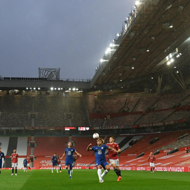 Old Trafford za vrijeme utakmice Manchester Uniteda i Chelseaja