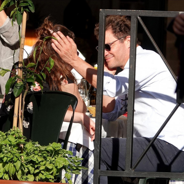 Lily James i Dominic West u Rimu