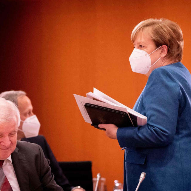 Angela Merkel i njemački šef policije Horst Seehofer