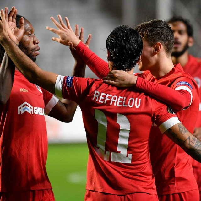 Slavlje igrača Antwerpa nakon pogotka