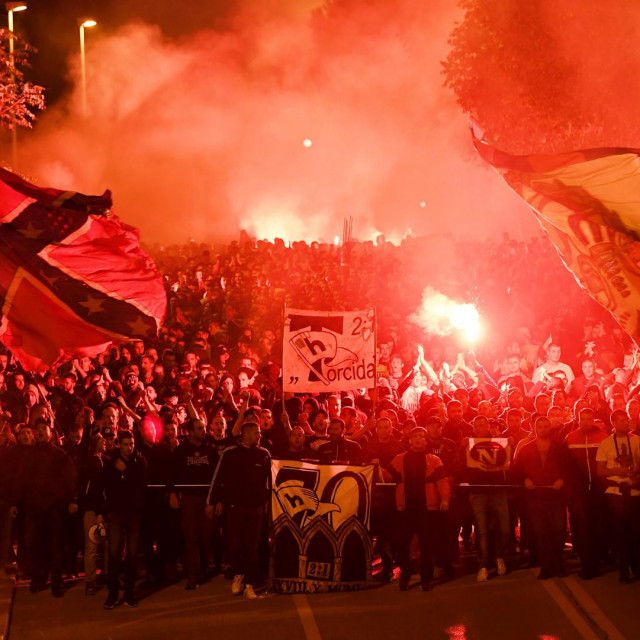 Bakljada Torcide na ulicama Splita
