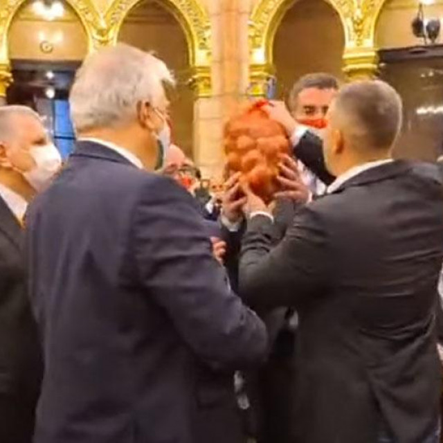 Vreća krumpira za Viktora Orbana