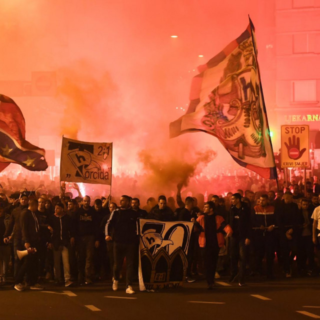 Torcidina fešta. Pitanje je kako utjecati na one koji ne žele ispasti kukavice, koji ne vjeruju u mjere, da ne govorimo o tome da ne poštuju propise?