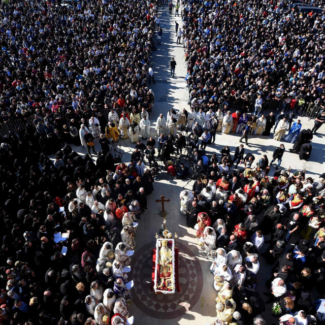 Prizor s pogreba Amfilohija Radovića
