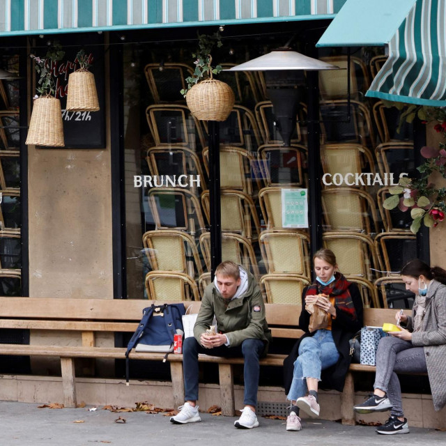 Zatvoreni restorani u Parizu