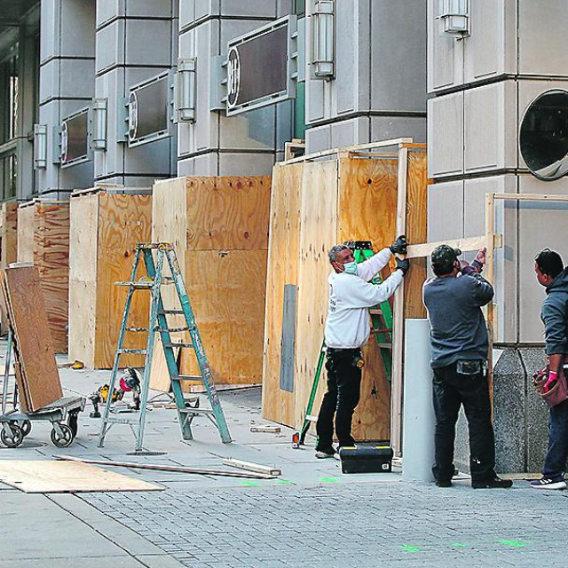 Vlasnici trgovina u saveznoj državi Washington osiguravaju svoje poslovne prostore u očekivanju nereda na ulicama