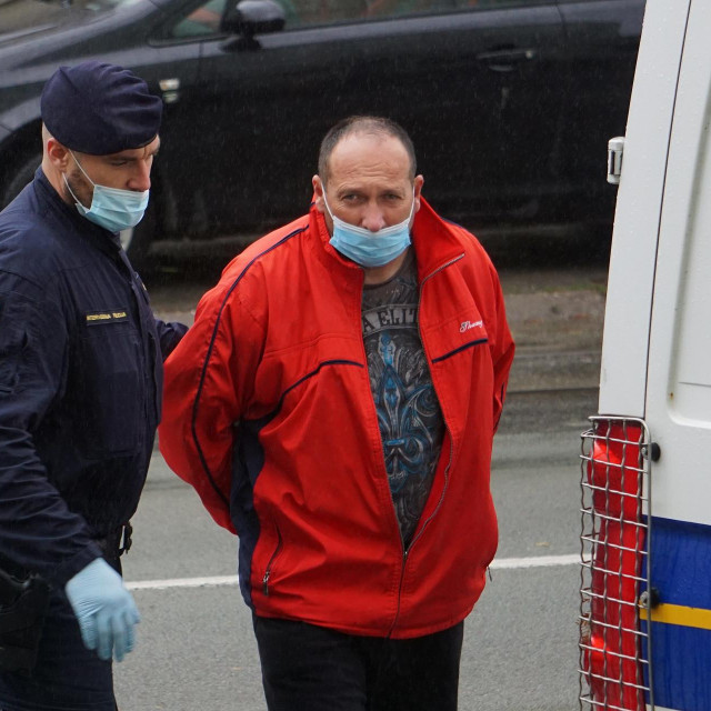 priveden mještanin Negoslavaca u pratnji policije