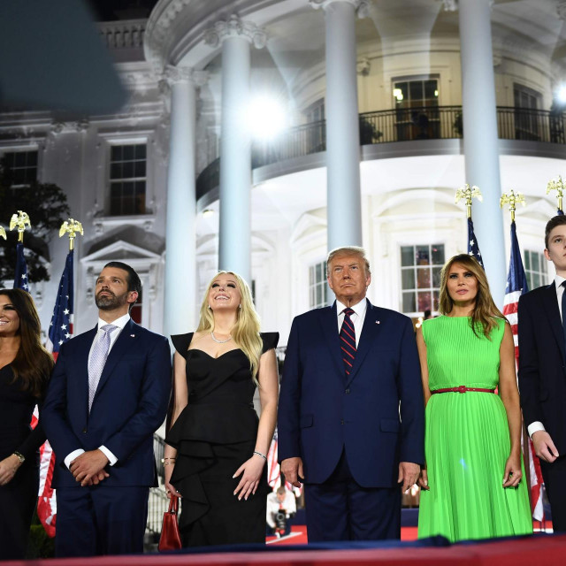 Donald Trump Jr., Tiffany Trump, Donald Trump, Melania Trump i Barron Trump