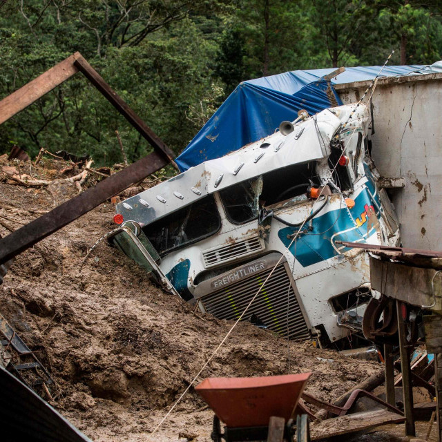 Posljedice razorne oluje Eta