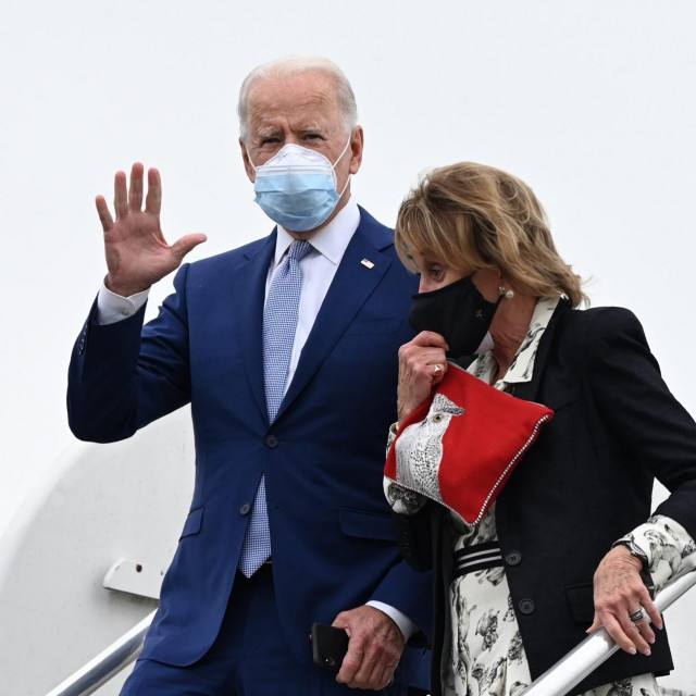 Joe Biden i njegova sestra Valerie Biden Owens