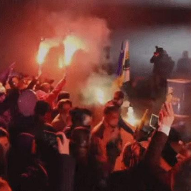 Jedan od predizbornih skupova uoči lokalnih izbora u BiH na kojem se nisu poštivale mjere