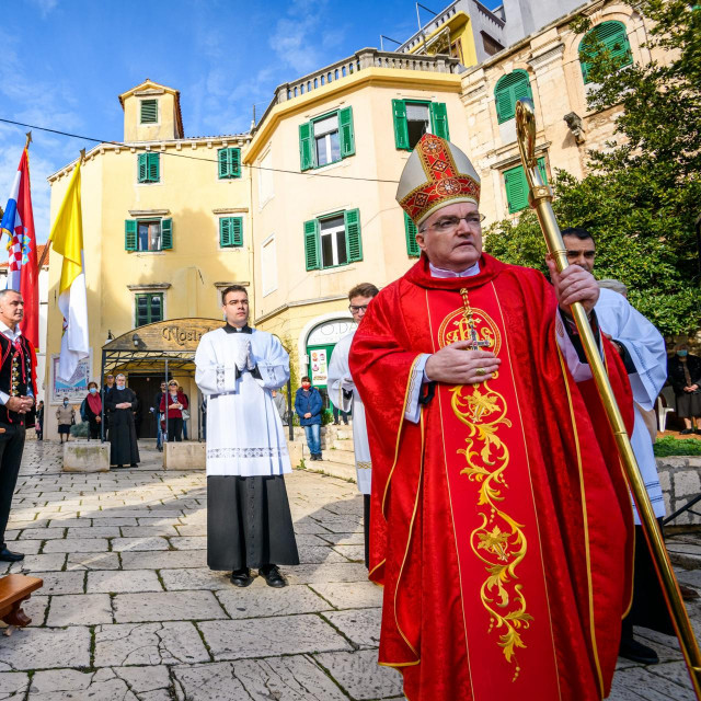 Sveta misa u Šibeniku