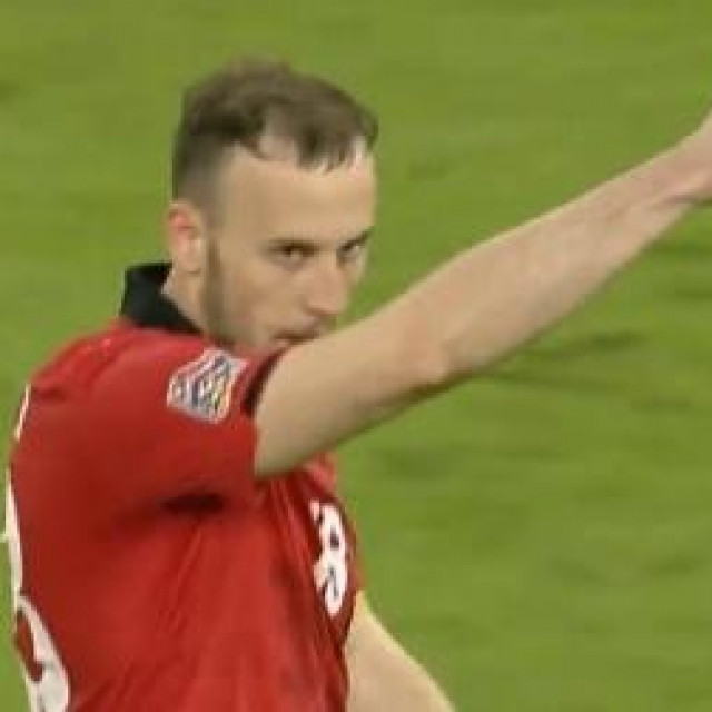 Tek što je Ismaji proslaviio gol, stigla je kazna