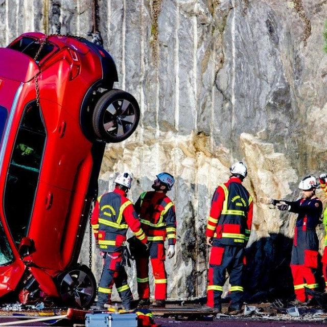 Volvo nakon pada sa 30 metara visine