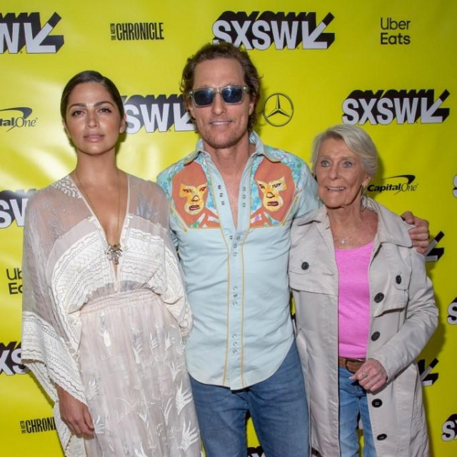 Matthew McConaughey sa suprugom Camilom i majkom Kay