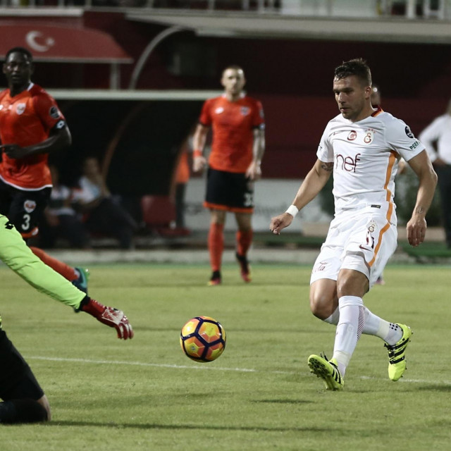 Lukas Podolski trenutačno igra u turskoj ligi
